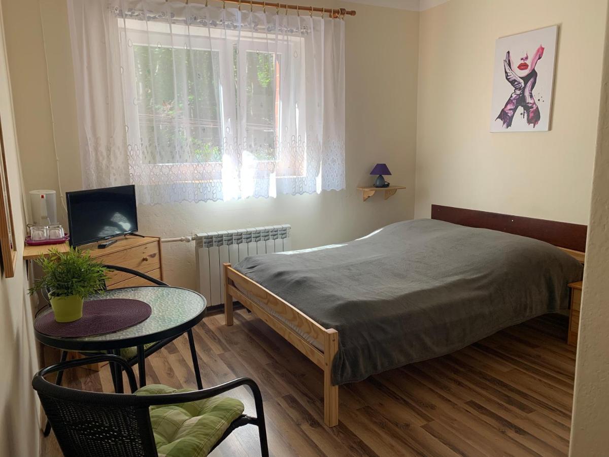 Pokoje Goscinne U Barbary Wladyslawowo Bagian luar foto